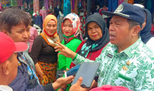 Pasar Rumah Pedagang, Rusdi Sinuraya Pantau Jumat Bersih di Pasar Bakti