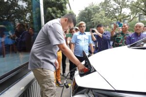 Resmikan EVCS, Bobby Nasution Ingin Fasilitas Pengisian Kendaraan Listrik Semakin Banyak