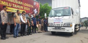 33 Truk Pengangkut Perlengkapan PPK di Lamongan  Diberangkatkan