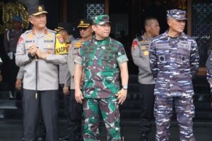Pangdam Brawijaya Mayjen TNI Rafael Hadiri Apel Bulan Bakti TNI-Polri di Mapolda Jatim