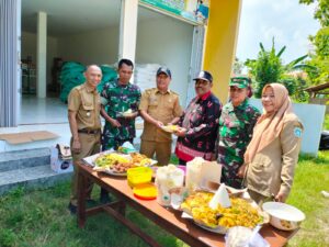 Pemotongan Tumpeng Tandai Pembukaan Pra TMMD di Desa Brengkok