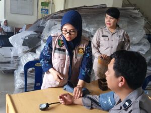 Dukung Pemilu 2024, Sidokkes Polres Labuhanbatu Patroli Kesehatan di Kantor PPK
