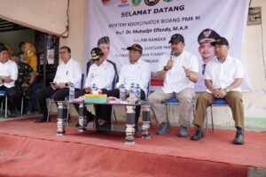 Atasi Kemiskinan Ekstrem, Bobby Nasution dan Menko PMK Tinjau Belawan Bahari