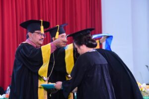 Rektor Unimed Wisuda 937 Lulusan
