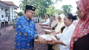 Hari Kesadaran Nasional, Pemkab Asahan Salurkan Tali Asih kepada PNS Purna Tugas