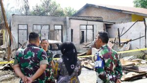 Rumah Wartawan di Labuhanbatu Terbakar, Plt Bupati dan Dandim 0209/LB Tinjau Lokasi