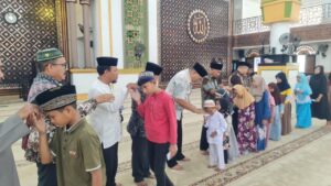 Bupati Asahan dan BKM Agung H Achmad Bakrie Santuni Anak-anak Yatim