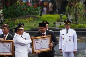 Inovatif dan Berkinerja Tinggi, Bobby Nasution Terima Satyalancana dari Jokowi 