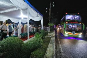 Bupati Surya Lepas Jamaah Calhaj Asal Asahan