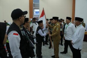 Bupati Asahan Dampingi Pj Gubsu Lepas Calhaj Kloter 1