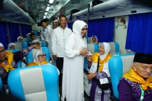 Plt Bupati Labuhanbatu Lepas Keberangkatan Jamaah Calon Haji ke Medan