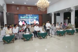 Bupati Surya Minta Jamaah Calon Haji Asahan Jaga Perilaku di Mekah