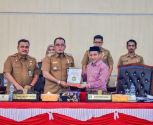 Pemko Medan Jelaskan Ranperda Tentang Perubahan Perda Ketenagakerjaan di Paripurna DPRD