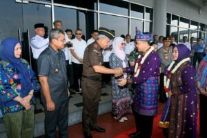Forkopimda Sambut Kedatangan Pj Gubsu Agus Fatoni di Bandara Kualanamu