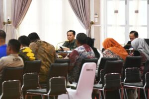 Pj Gubsu Agus Fatoni Pimpin Rapat Perdana bersama OPD