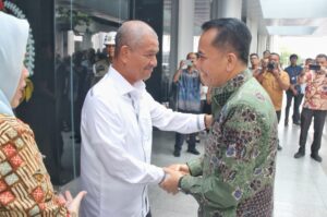 Hari Pertama Ngantor, Pj Gubsu Agus Fatoni Kunjungi DPRDSU