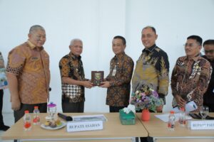 Bupati Asahan Sambut Kunker Pj Bupati Paluta Studi Tiru Pelayanan Publik