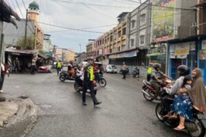 Antisipasi Macet, Satlantas Polres Labuhanbatu Jaga Persimpangan Padat Arus Lalin