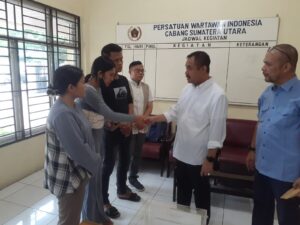 PWI Salurkan Bantuan Kepada Wartawan Korban Kekerasan di Sumut, Farianda: PWI Kerja Nyata