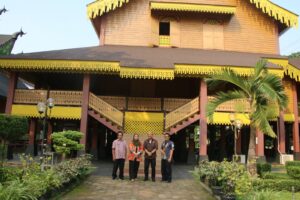 Berkunjung Ke TMII Sutarto Prihatin Lihat Kondisi Anjungan Sumut