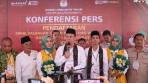 Faizal Amri Siregar-Raja Fatahillah, Bapaslon Bupati-Wakil Bupati Labuhanbatu Daftar ke KPU