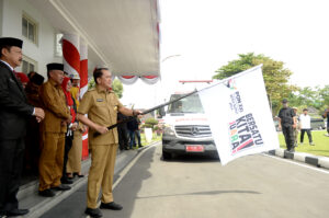 Pj Gubsu Fatoni Lepas Parade Ambulance untuk Kejadian Darurat PON XXI