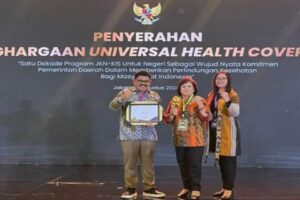 Pemkab Karo Raih Penghargaan UHC Award 2024