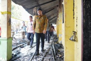 Tinjau SMPN 20 yang Terbakar, Bobby Nasution: Dinas Perkim Cikataru Segera Perbaiki!