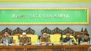Sekdakab Labuhanbatu Ikuti Rapat Persiapan Peringatan HUT Ke-79 RI