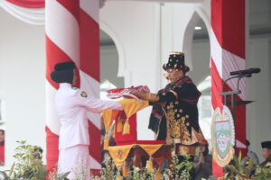Pimpin Upacara HUT RI, Pj Gubsu Fatoni Ajak Masyarakat Dukung Gerakan Serentak Membangun Daerah