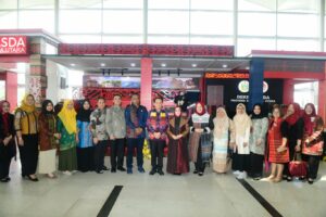 Pj Gubsu Fatoni Ajak Masyarakat Kunjungi Galeri Kreasi Dekranasda di Bandara Kualanamu