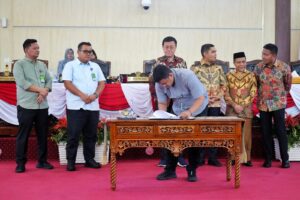 RAPBD Kota Medan 2025 Disahkan, Bobby Nasution: Harus Jadi Stimulus Tumbuh Kembang Perekonomian Kota