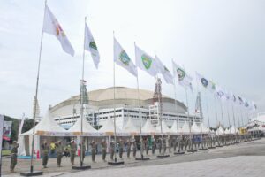Pimpin Pengibaran 39 Bendera Kontingen, Pj Gubsu Agus Fatoni Sebut PON XXI Sumut Merupakan Kebanggaan dan Kehormatan