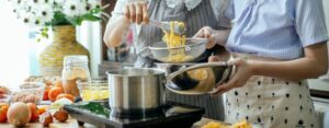 Kebiasaan Memasak di Indonesia: Gen Z Jarang Masak!