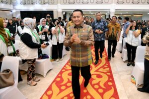 Pecahkan Rekor MURI, Pj Gubsu Minta Volunteer PON XXI Terus Jaga Nama Baik Sumut
