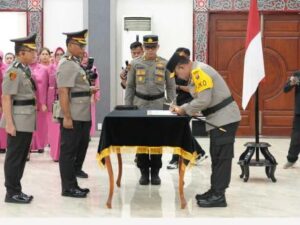 Kapoldasu Pimpin Sertijab Kapolrestabes Medan