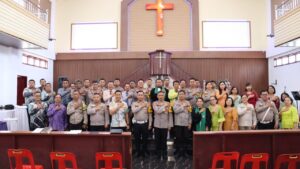 Kapolres Labuhanbatu Bersama PJU dan Bintara Ibadah Minggu Kasih di GBKP Rantauprapat