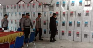 Dikawal TNI-Polri, Seluruh Kotak Suara dari 673 TPS Se-Kabupaten Karo Tiba di PPK