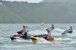 Masyarakat Serbu Pembukaan Aquabike World Championship 2024 Tongging 