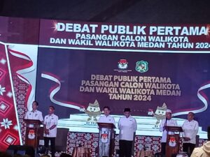 Debat Perdana, Paslon Walikota-Wakil Walikota Medan Sampaikan Visi Misi