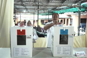 Wakil Bupati Asahan Berikan Hak Suaranya Pada Pilkada Serentak 2024