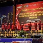 Wabup Karo Theopilus Ginting, secara resmi membuka acara Apresiasi Guru dan Tenaga Kependidikan dalam rangka memperingati Hari Guru Nasional Tahun 2024. (Foto. Asarpua.com/dikkar)