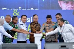 Pj Gubsu Agus Fatoni bersama Wamendagri Luncurkan Gerakan Serentak Makan Sehat Bergizi