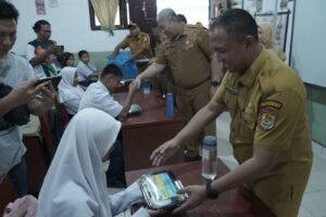 Pemkab Asahan Uji Coba Makanan Bergizi Sehat kepada Pelajar SMP dan SD