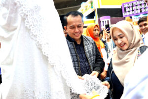 Pj Gubsu Hadiri Fashion Show Tuwu Nukhada di Inacraft, Sebut Bisa Kenalkan Tenun Nias pada Dunia