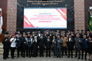 Pj Gubsu Agus Fatoni Hadiri Rapat Paripurna DPRD Penetapan Palon Gubsu dan Wagub Terpilih Sumut Hasil Pilkada 2024