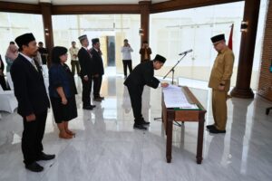 Kukuhkan Lima Anggota Badan Pengelola Toba Kaldera, Pj Sekdaprovsu: Target Green Card