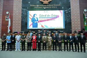 Pj Gubsu Fatoni Hadiri Pelantikan Ketua DPRD Sumut, Optimis Sumut Semakin Baik