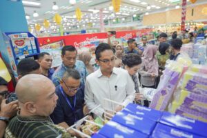 Rico Waas Tinjau Brastagi Supermarket dan Temukan Permen Tidak Jelas Tanggal Kedaluarsanya