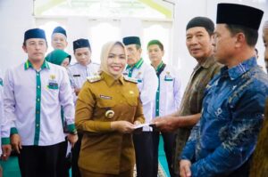 Bupati Labuhanbatu Salurkan Zakat ke Masyarakat Kecamatan Bilah Barat
